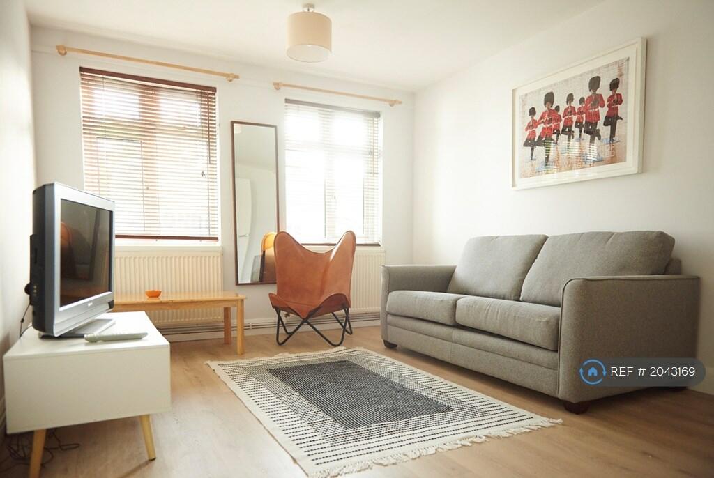1 bedroom flat for rent in Brookmead Court, London, N20