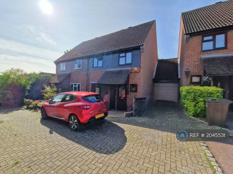 3 bedroom semi-detached house for rent in Carland Close, Lower Earley, Reading, RG6