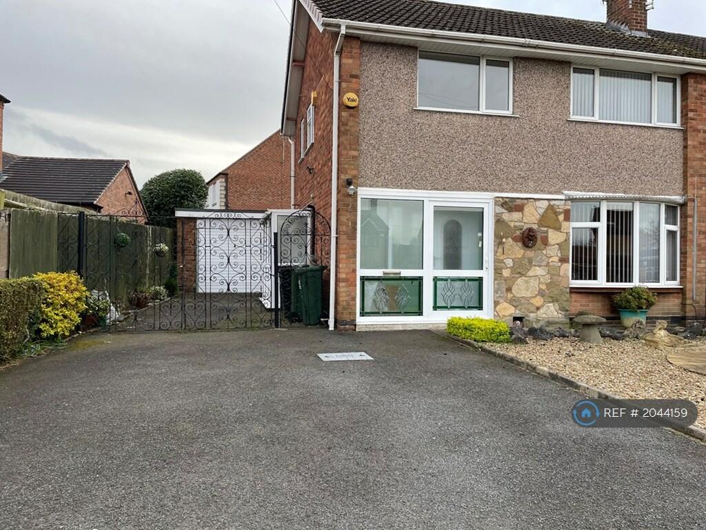 3 bedroom semi-detached house for rent in Shenley Road, Wigston, LE18