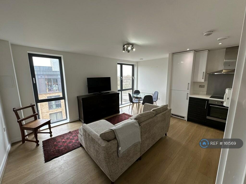 2 bedroom flat for rent in Aubers Ridge Court, London, E3