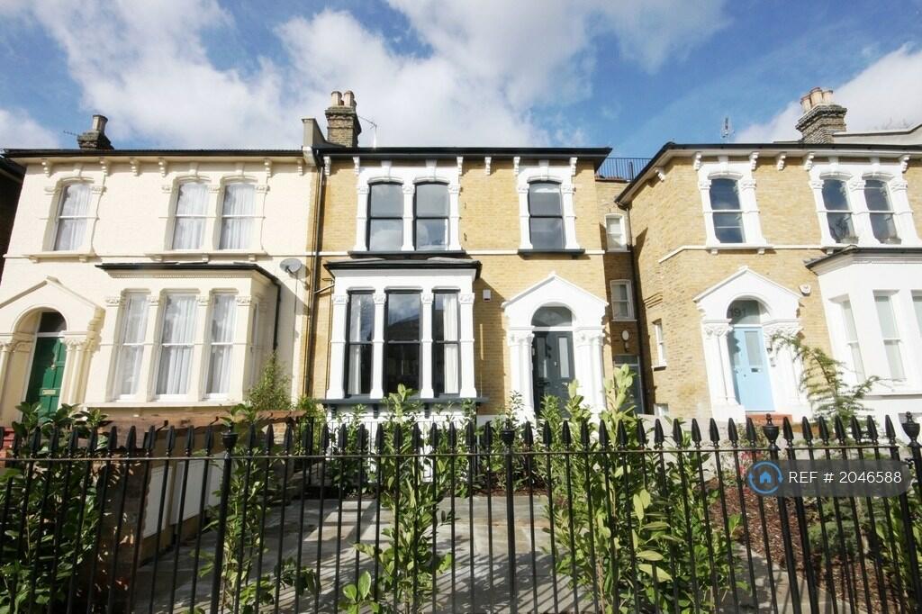 2 bedroom flat for rent in Evering Road, London, E5