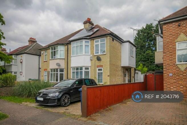 3 bedroom semi-detached house for rent in Lovell Road, Cambridge, CB4
