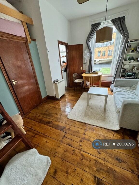 1 bedroom flat for rent in Camden High Street, London, NW1