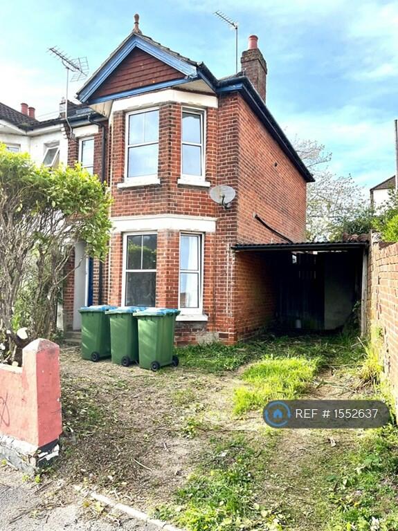 4 bedroom semi-detached house for rent in Wilton Avenue, Southampton, SO15
