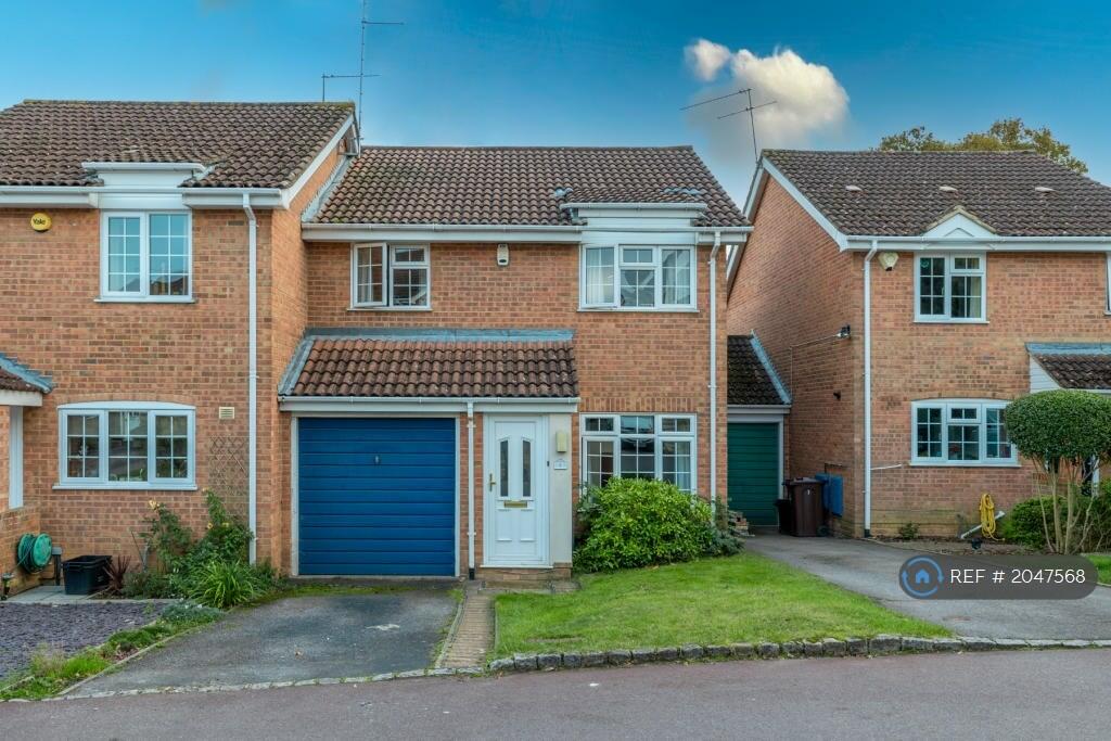 3 bedroom semi-detached house for rent in Heacham Close, Lower Earley, Reading, RG6