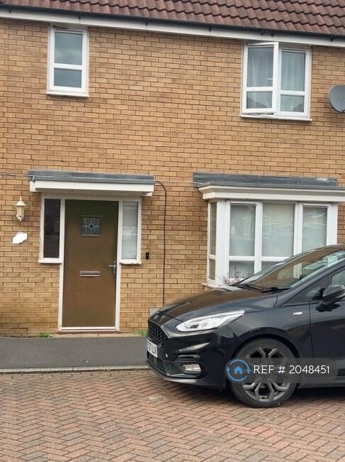 4 bedroom semi-detached house for rent in Mid Water Crescent, Hampton Vale, Peterborough, PE7