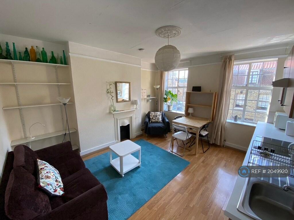 1 bedroom flat for rent in Turner Street, London, E1