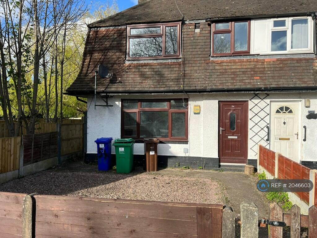 3 bedroom semi-detached house for rent in Sale Road, Manchester, M23
