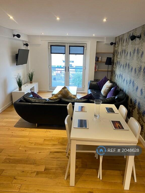 2 bedroom flat for rent in Crow Road, Glasgow, G11