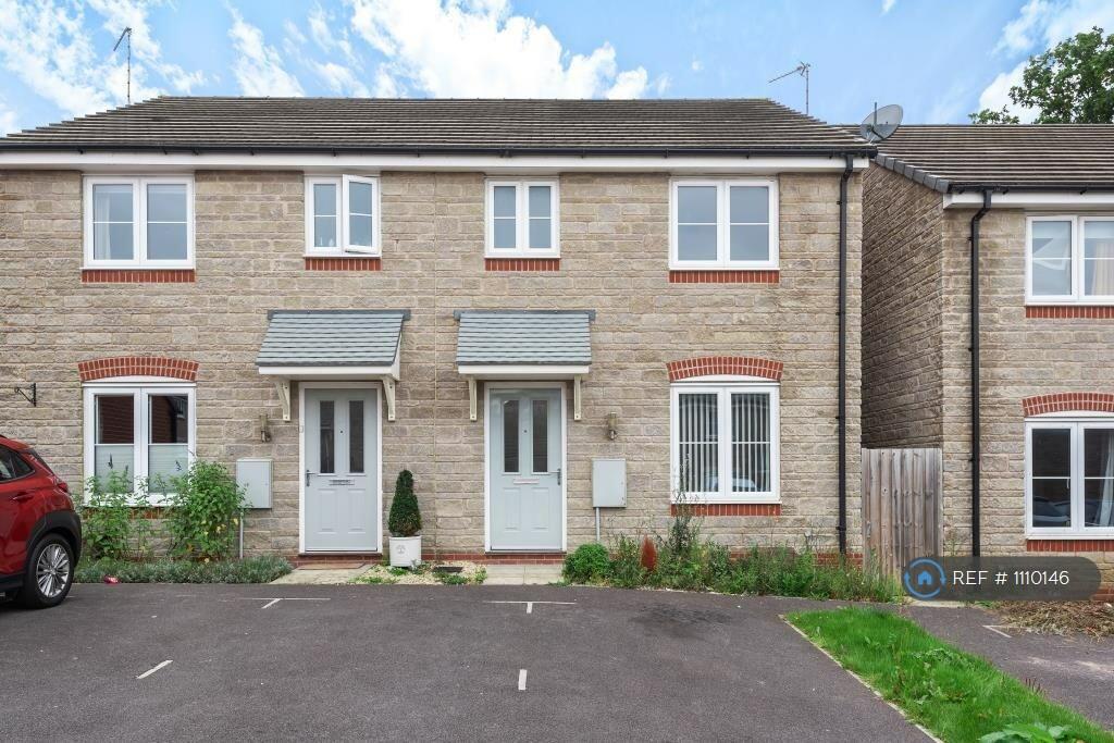 3 bedroom semi-detached house for rent in Mill View, Purton, Swindon, SN5