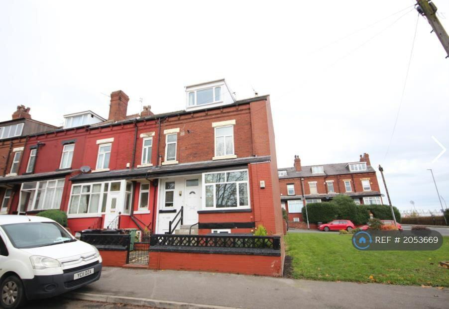 4 bedroom end of terrace house for rent in Talbot View, Leeds, LS4