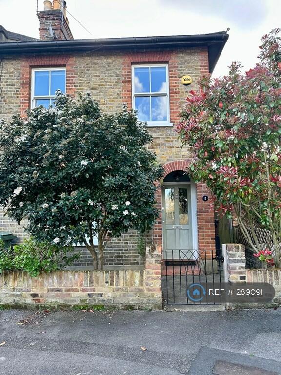 2 bedroom terraced house for rent in King Charles Crescent, Surbiton, KT5