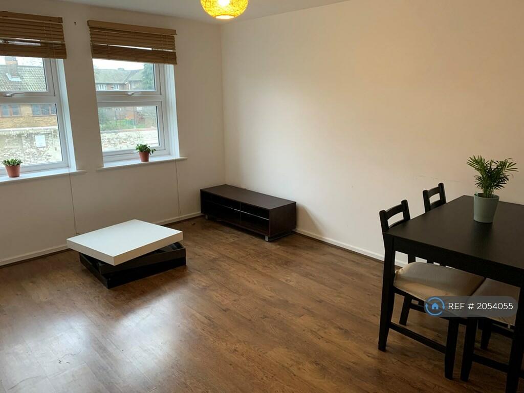 1 bedroom flat for rent in Saffron Court, London, E15