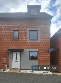 4 bedroom semi-detached house for rent in Shale Row, Tithebarn, Exeter, EX1