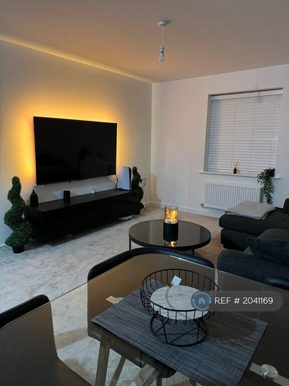1 bedroom flat share for rent in Cornfield Drive, Da11 7Fj, DA11