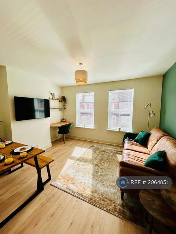 2 bedroom flat for rent in Norfolk Road, Reading, RG30