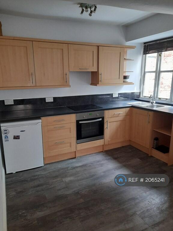 2 bedroom terraced house for rent in Fore Street, Exeter, EX4