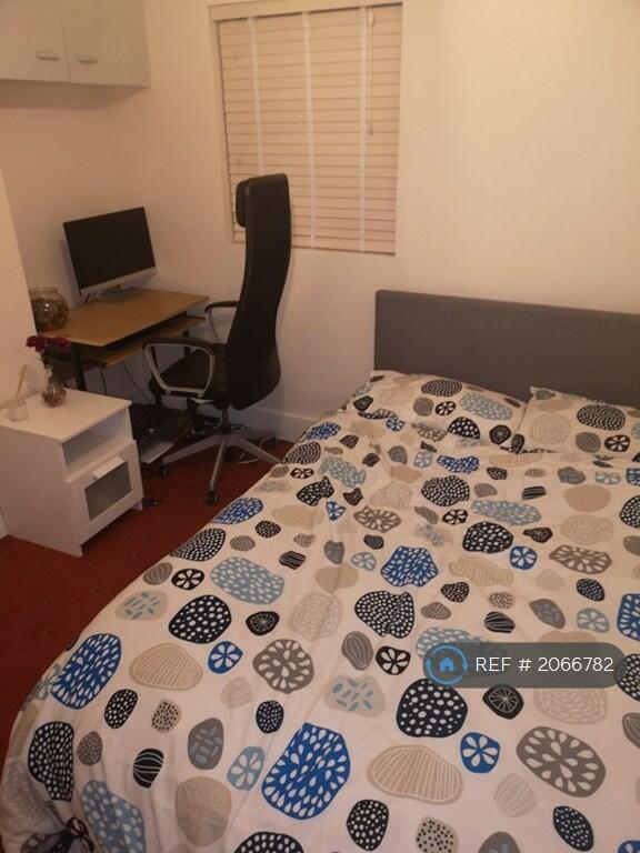 1 bedroom house share for rent in Moffat Road, Thornton Heath, CR7