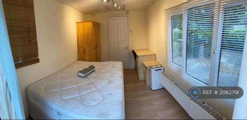 1 bedroom house share for rent in The Chase, Guildford, GU2