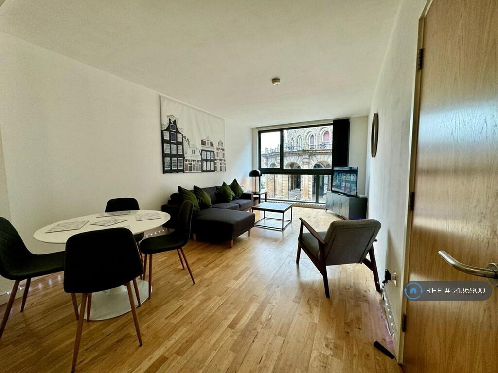 2 bedroom flat for rent in Crown Street, Leeds, LS2