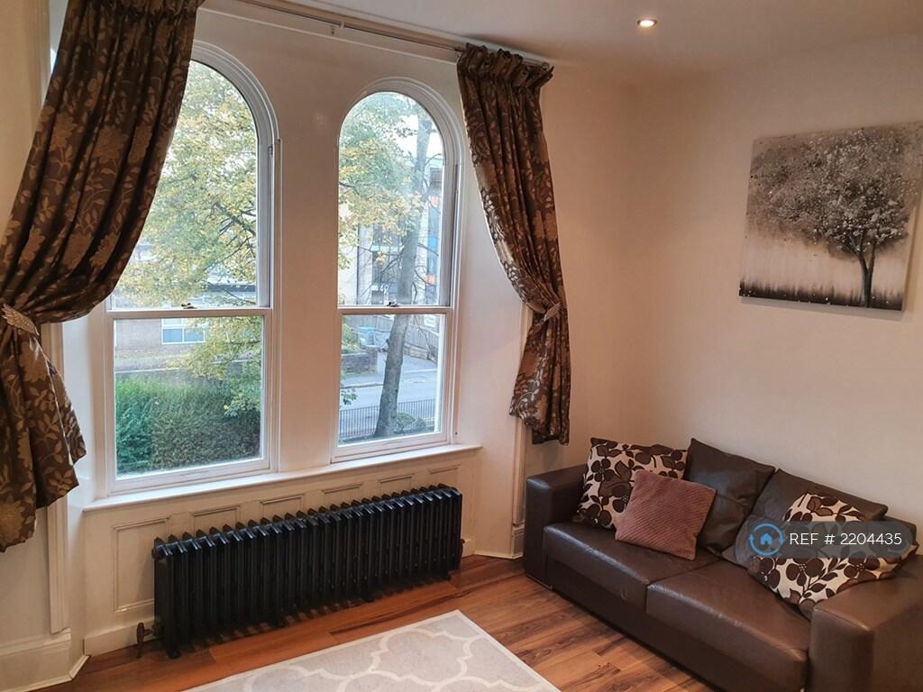 Additional property image - Claremont, Bradford, BD7