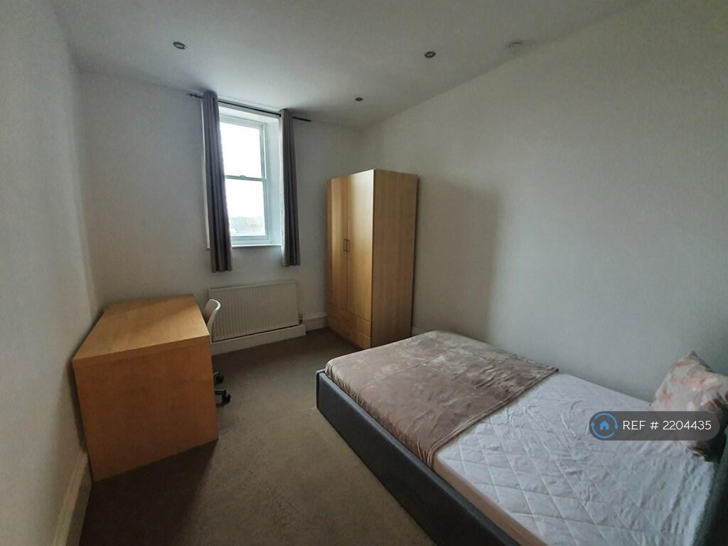 Additional property image - Claremont, Bradford, BD7