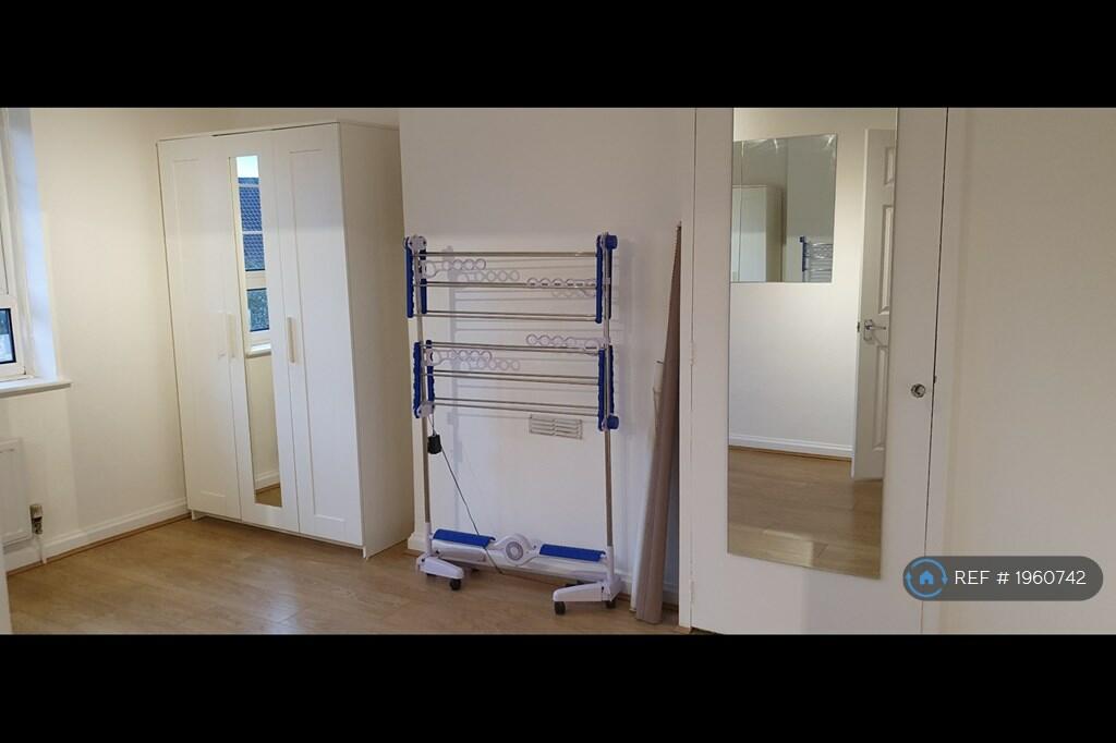 Additional property image - Stonecross Road, Hatfield, AL10