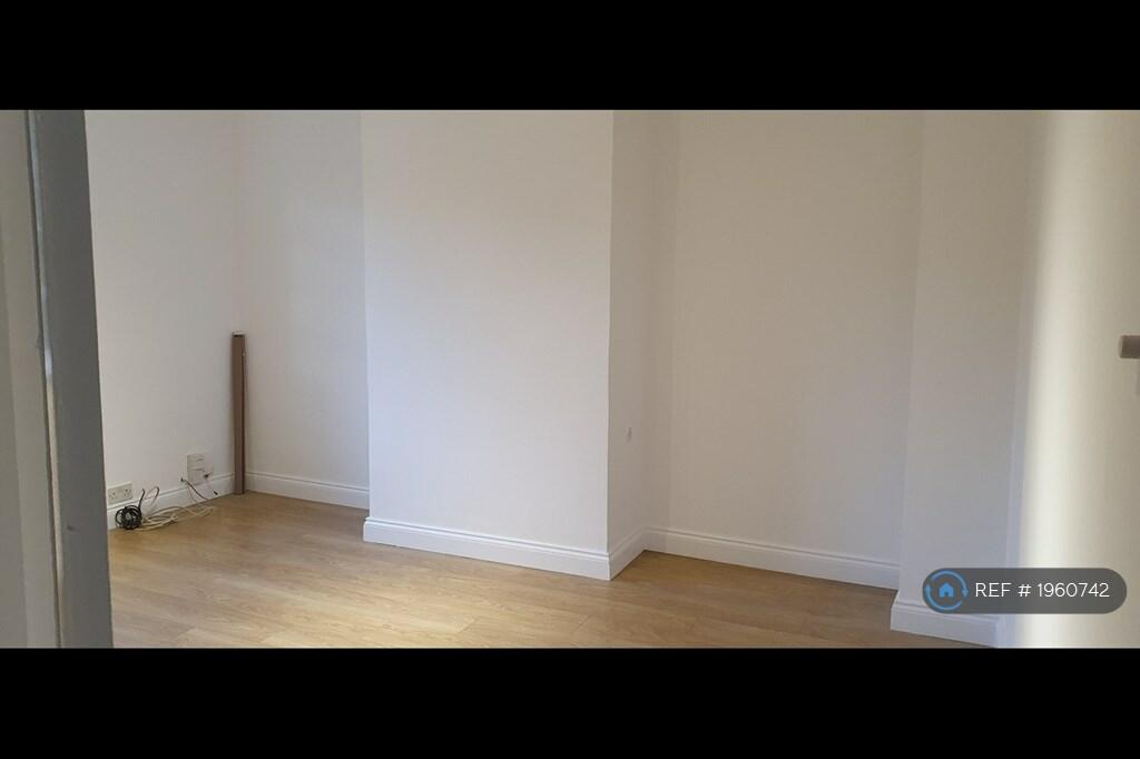 Additional property image - Stonecross Road, Hatfield, AL10