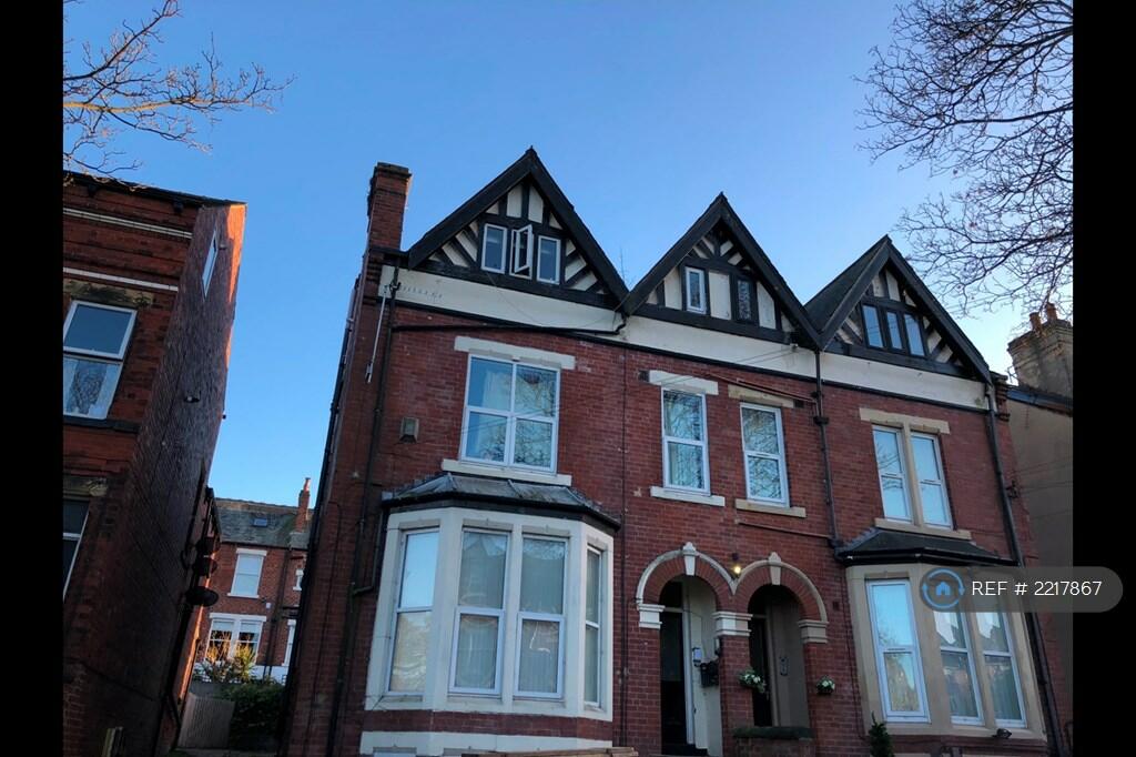 Main image of property: Oakwood Avenue, Leeds, LS8