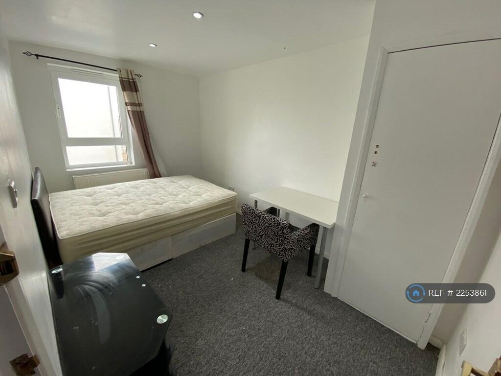2 bedroom flat for rent in St. James's Street, Brighton, BN2