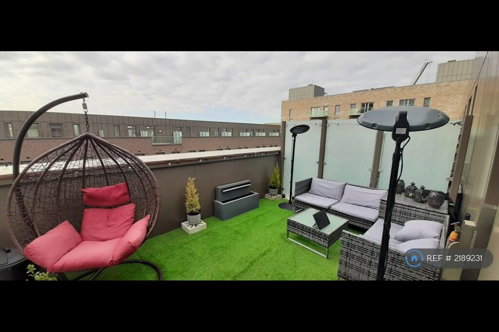 2 bedroom flat for rent in Cantwell House, London, E13