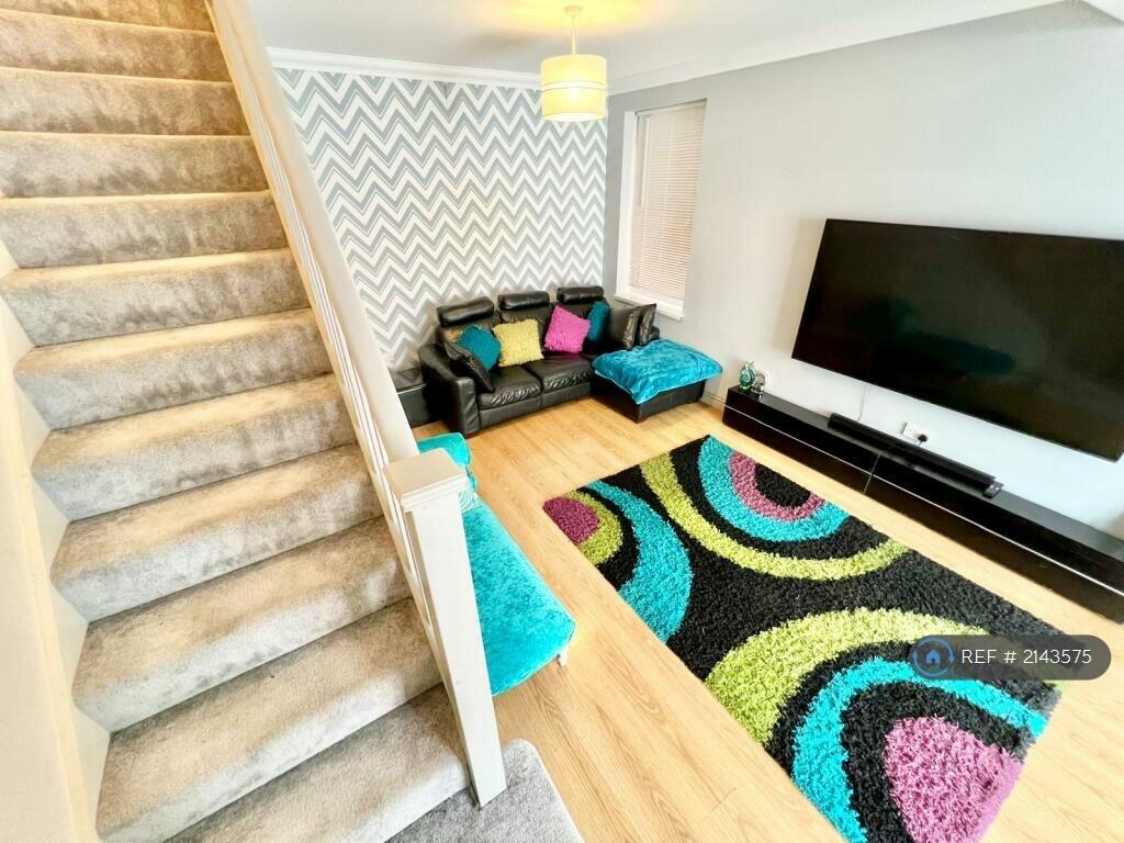 4 bedroom end of terrace house for rent in Spencer Street, Northampton, NN5