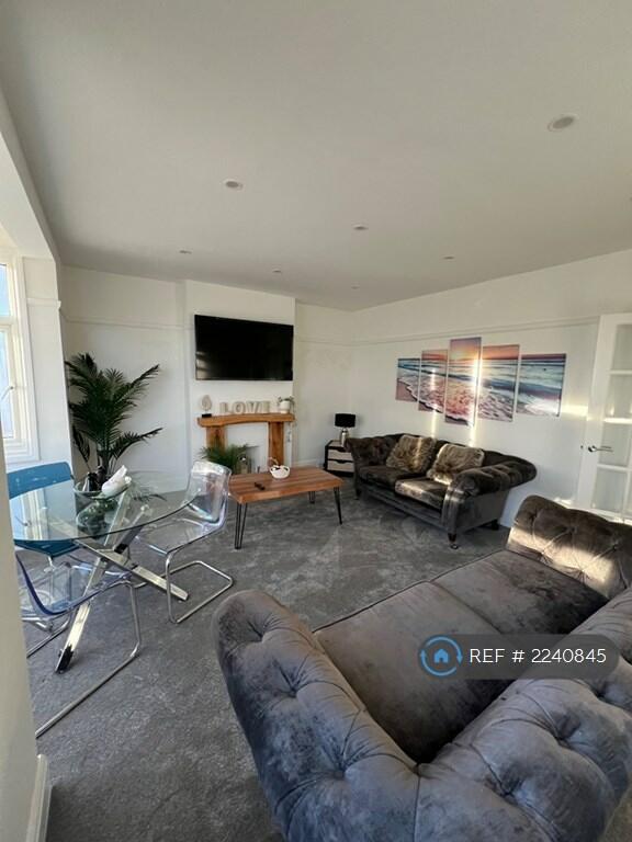 Main image of property: London Road, Hadleigh, Benfleet, SS7