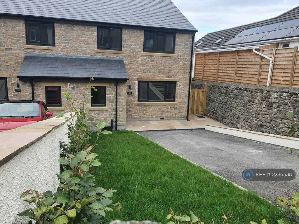 3 bedroom semidetached house for rent in Grangeview, Carnforth, LA5
