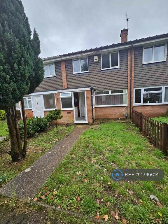 3 bedroom terraced house for rent in Martham Close, Bedford, MK40