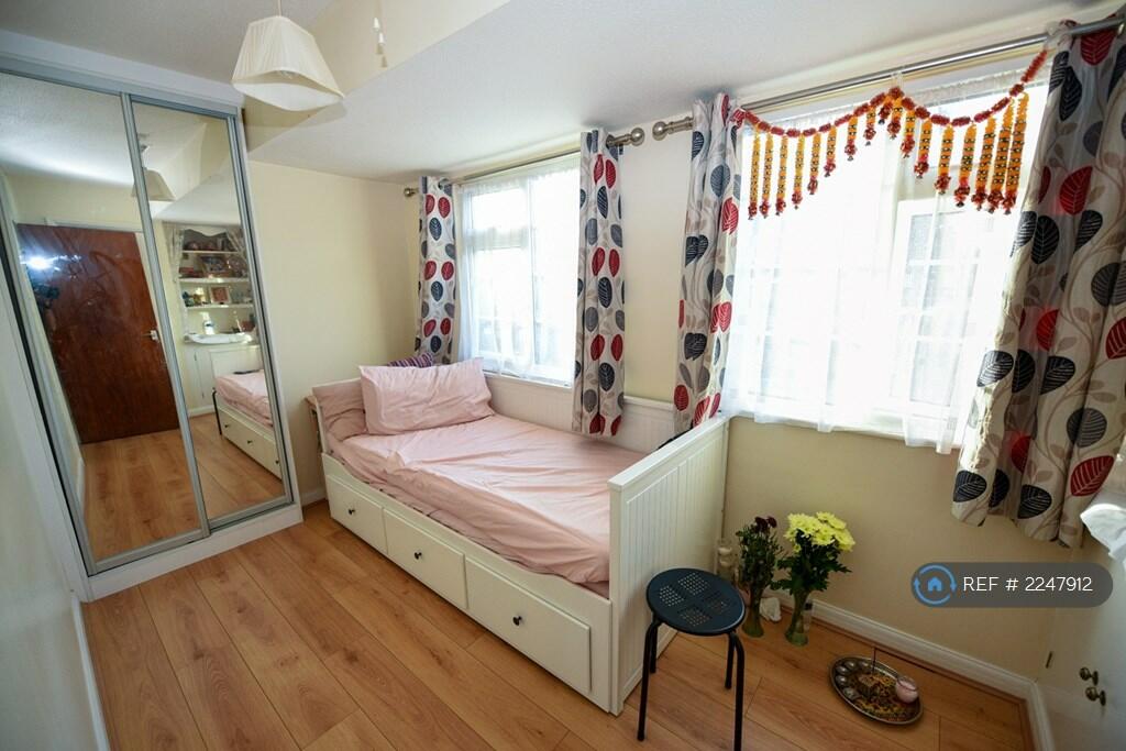 Additional property image - Knights Ridge, Orpington, BR6