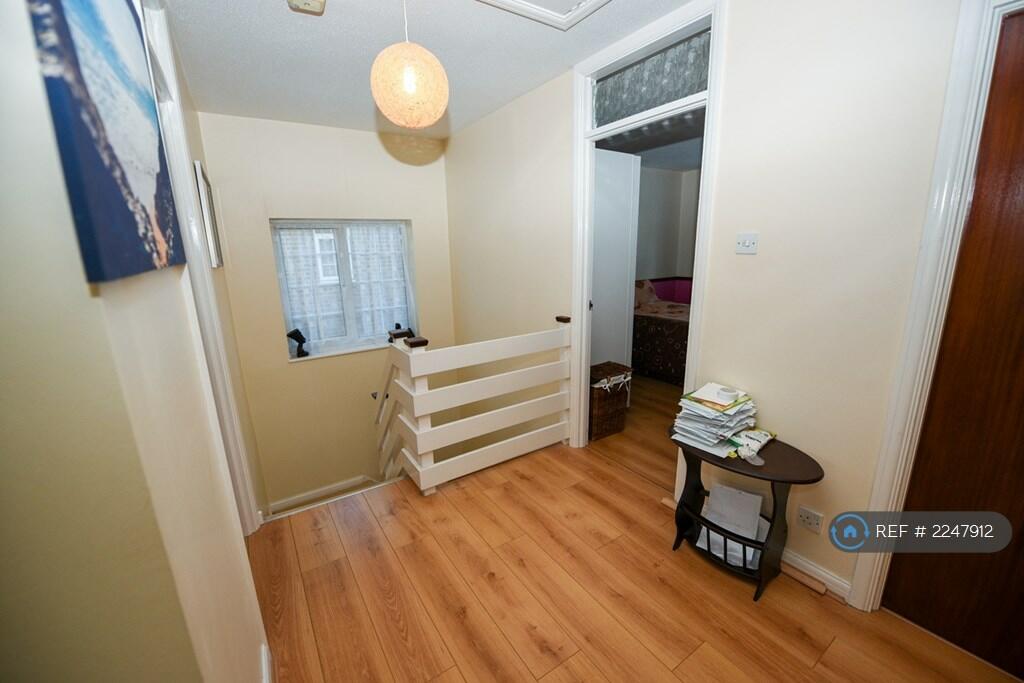 Additional property image - Knights Ridge, Orpington, BR6