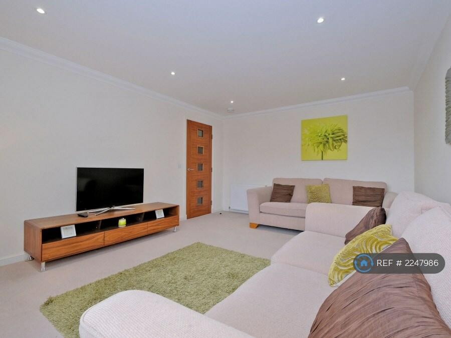 Additional property image - Broomhill Road, Aberdeen, AB10