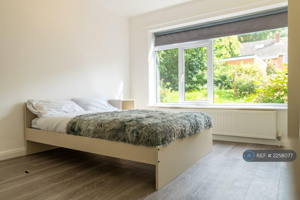 5 bedroom detached house for rent in Dunvegan Close, Exeter, EX4