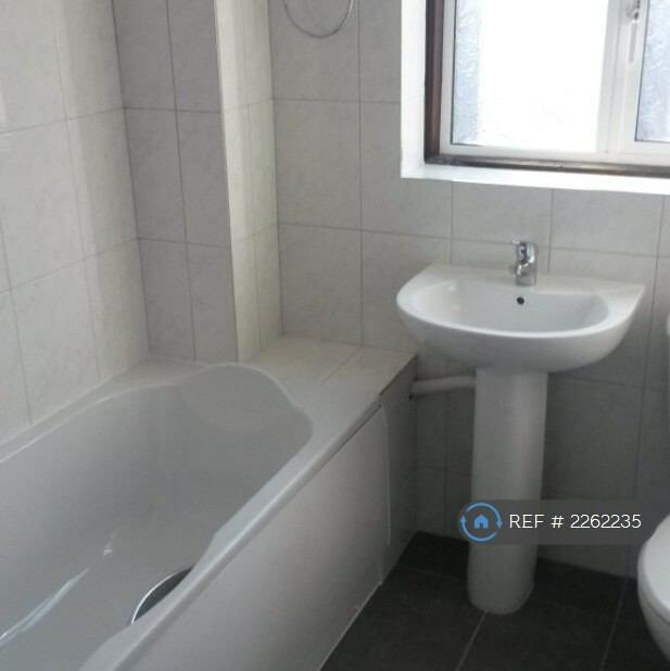 Additional property image - Link Walk, Hatfield, AL10