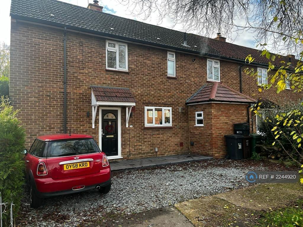 3 bedroom terraced house for rent in Maynard Drive, St Albans, AL1