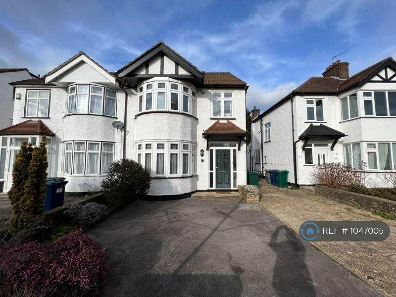 4 bedroom semidetached house for rent in West Way, Edgware, HA8