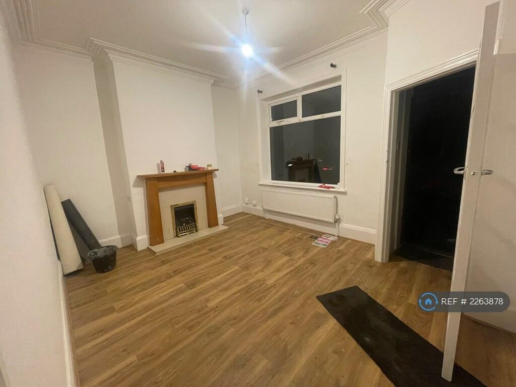 Additional property image - Cleckheaton Road, Bradford, BD6