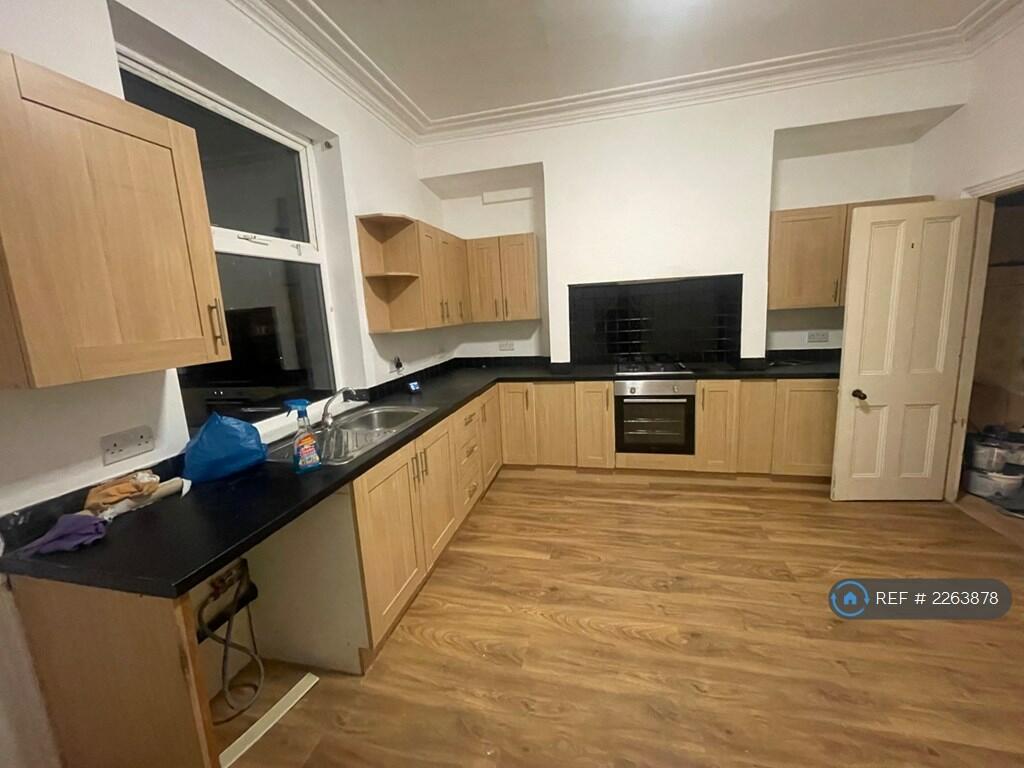 Additional property image - Cleckheaton Road, Bradford, BD6