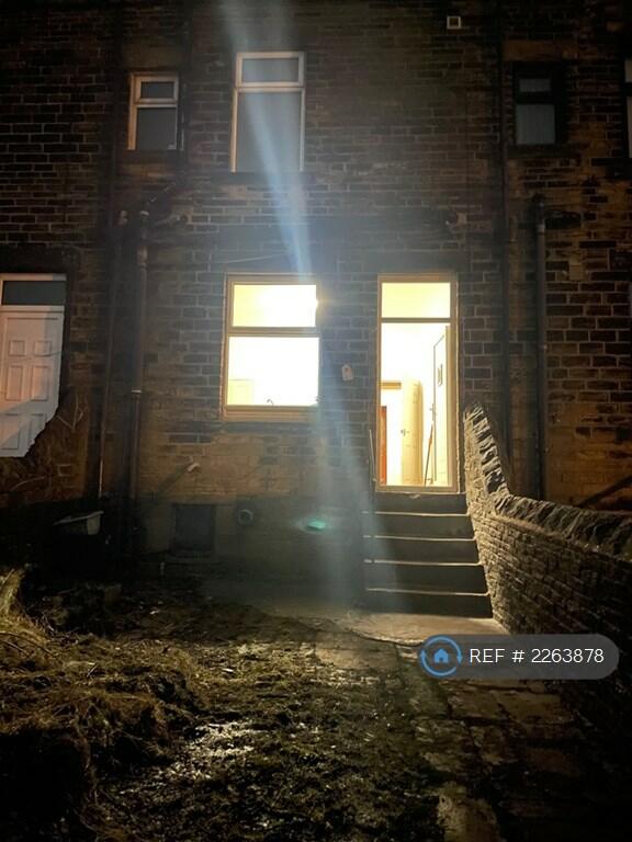 Additional property image - Cleckheaton Road, Bradford, BD6
