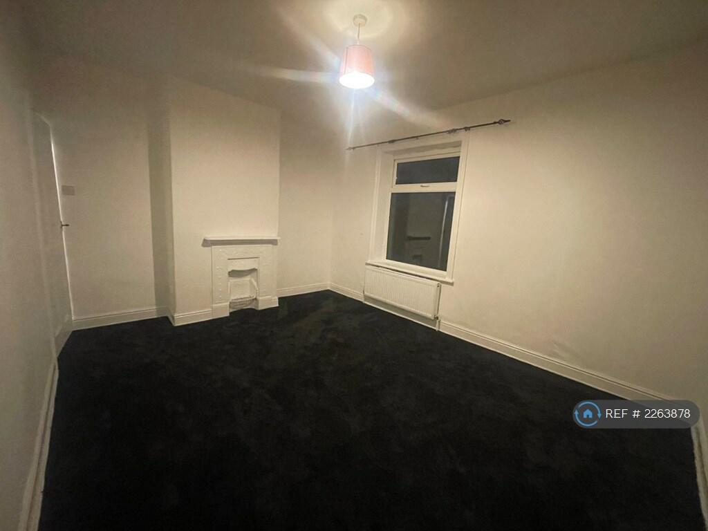 Additional property image - Cleckheaton Road, Bradford, BD6