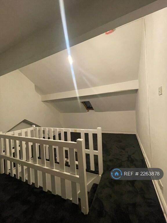 Additional property image - Cleckheaton Road, Bradford, BD6