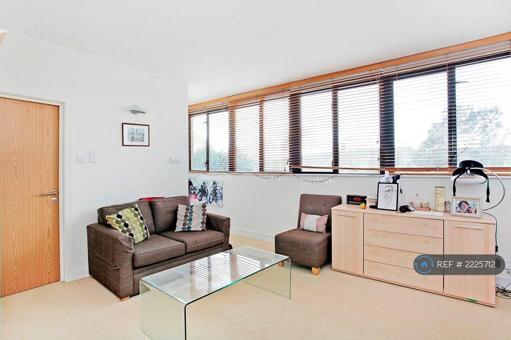1 bedroom flat for rent in Hartfield Crescent, Wimbledon, SW19