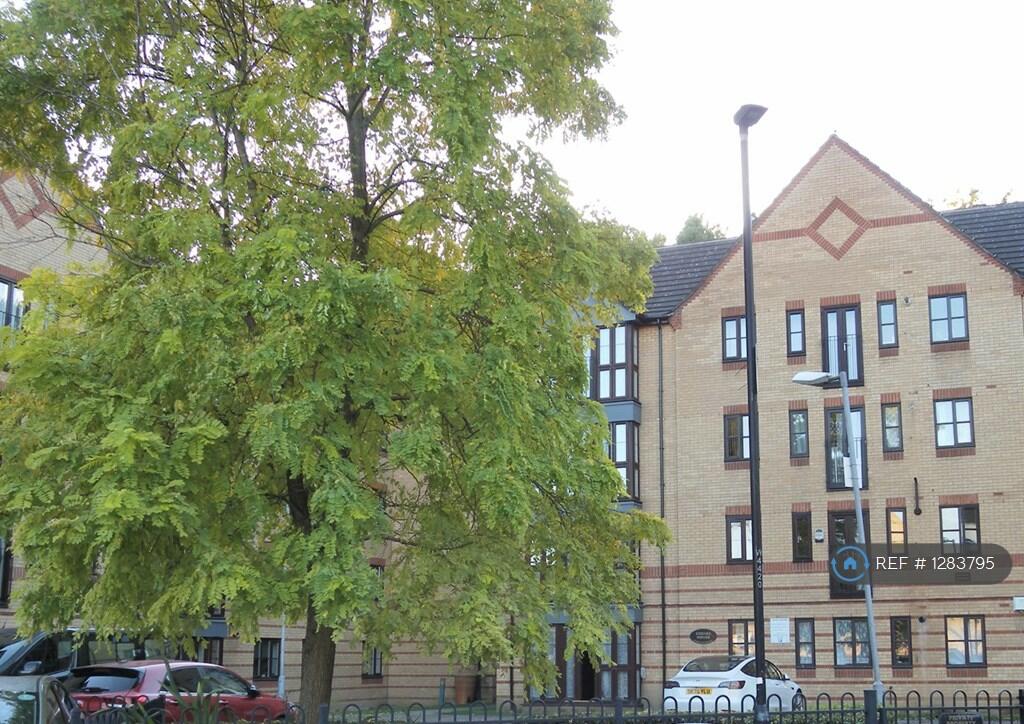 2 bedroom flat for rent in Zodiac House, London, E3