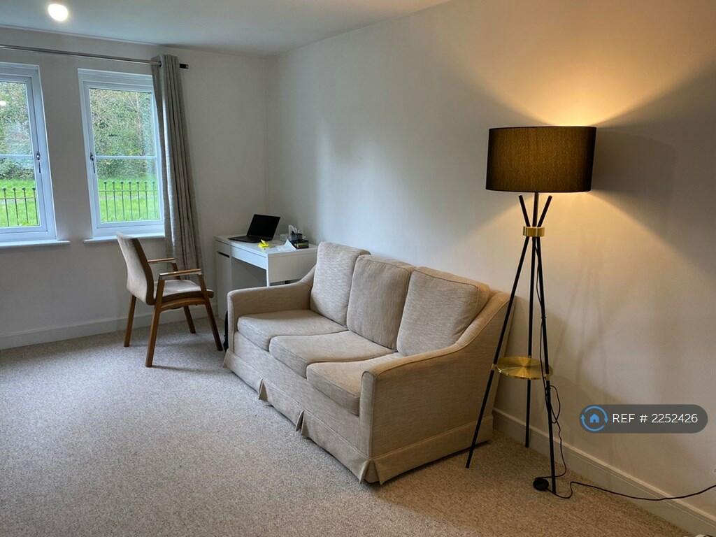 2 bedroom flat for rent in Barley Leaze, Chippenham, SN14
